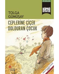 Ceplerine Çiçek Dolduran Çocuk
